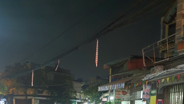 Cơ hội hiếm có, nhà mặt phố kinh doanh sầm uất tại Xóm cầu Hữu Hòa, Thanh Trì, 70m2, 3 Tầng, 9 TỶ